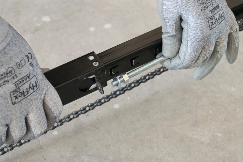 What to Do When the Chain on a Garage Door Opener Comes Off